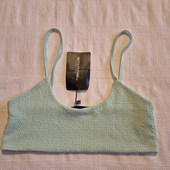 PrettyLittleThing Tops - PrettyLittleThing women's size 8 mint green micro crop waffle texture lined NWT